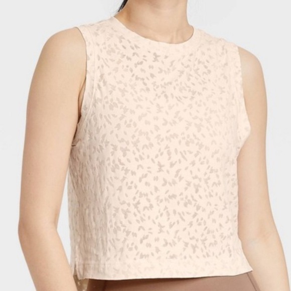Women’s Cropped Active Boxy Tank Top Cream Leaves Size Large All In Motion NWT - Picture 1 of 11
